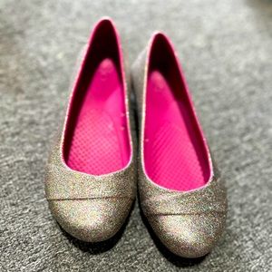 Glittered crocs flats